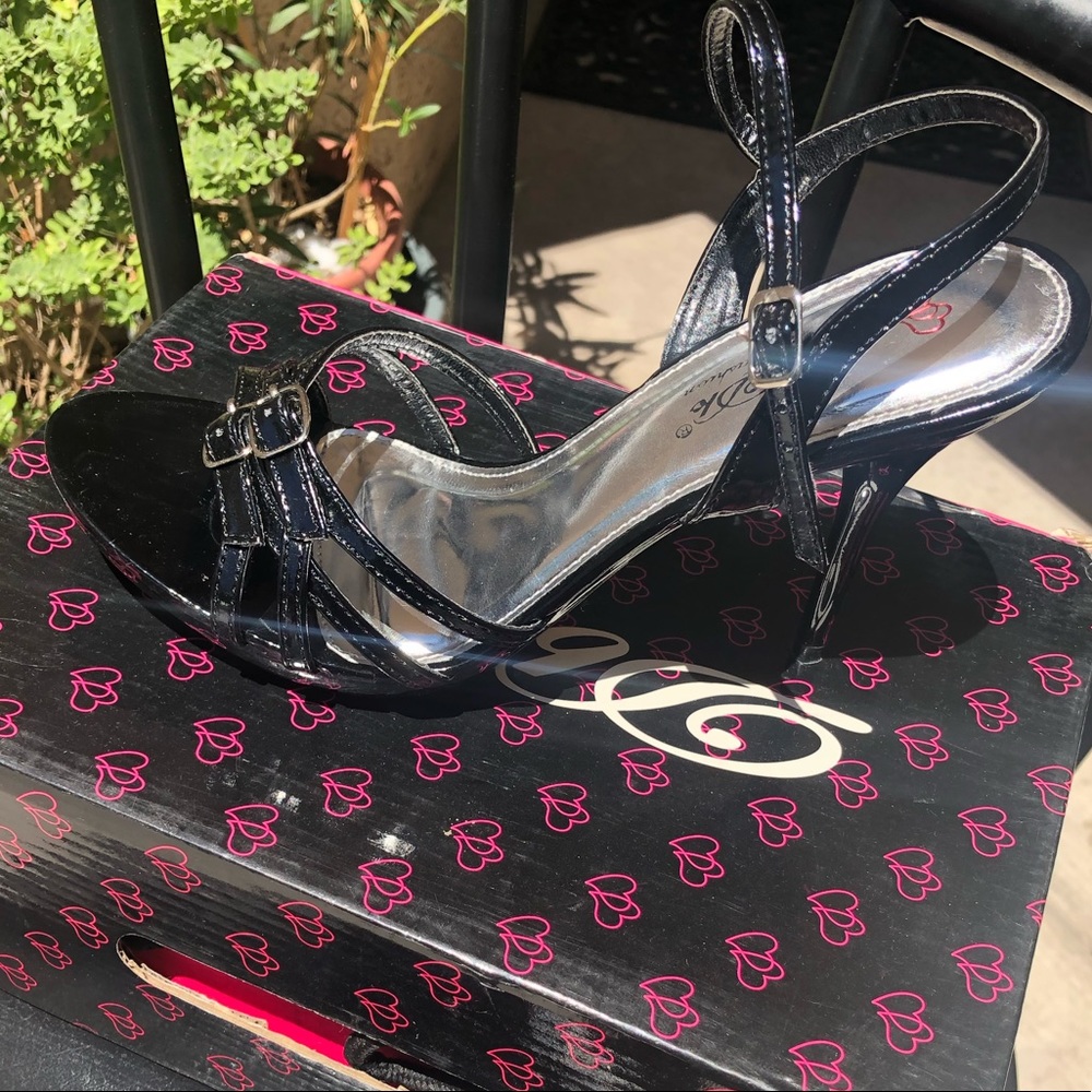 Elegant footwear